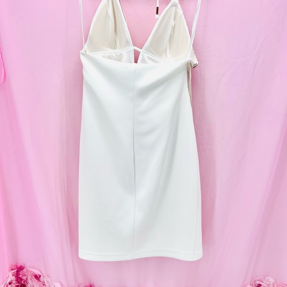 Gorgeous! White & gold cocktail dress w/ spaghetti straps, gold accents by bebe. - Picture 2 of 2